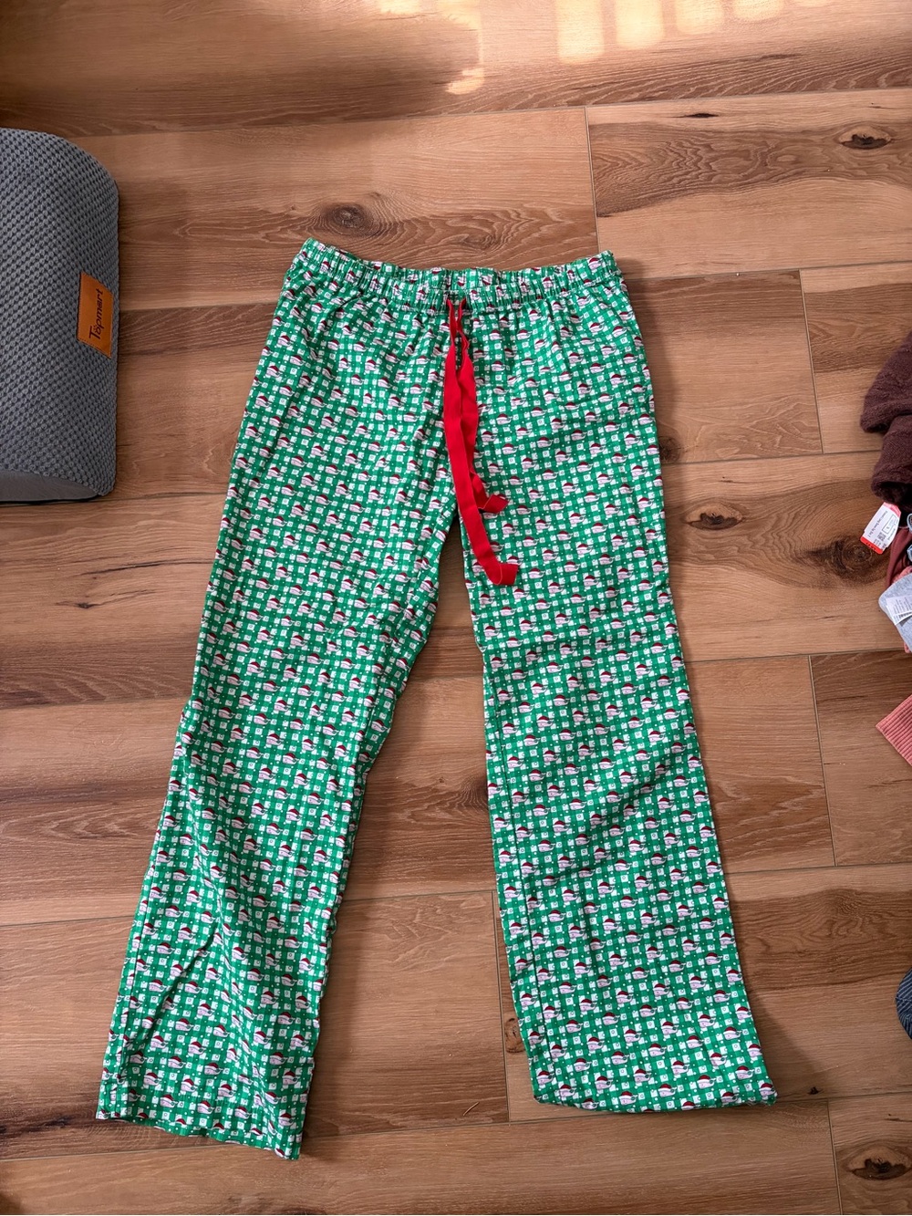 Vineyard Vines Green Printed Jogger Pants with Red Drawstring